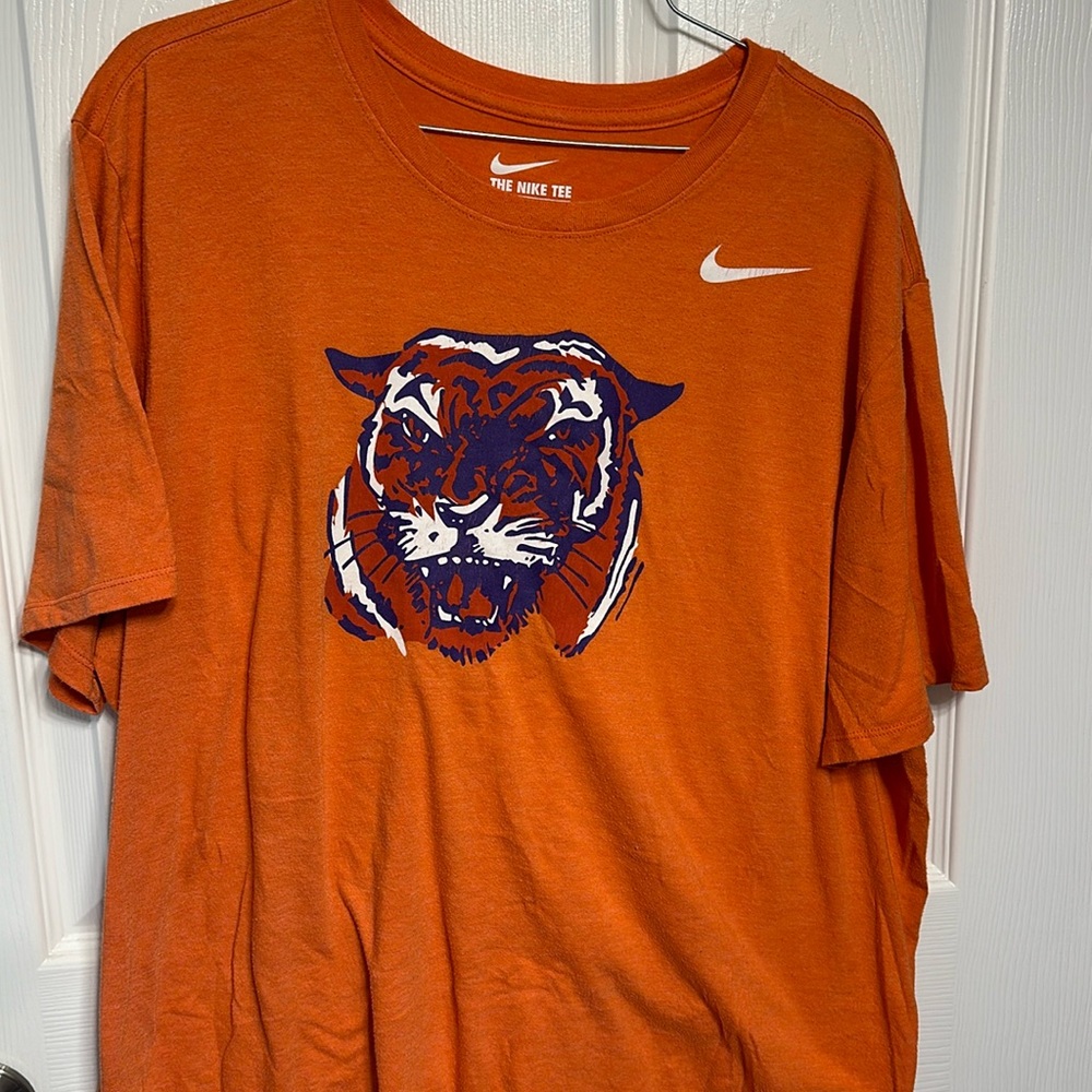 Men’s Clemson Tiger Nike tshirt